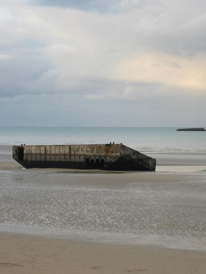 394831_104421976346417_710876480_n