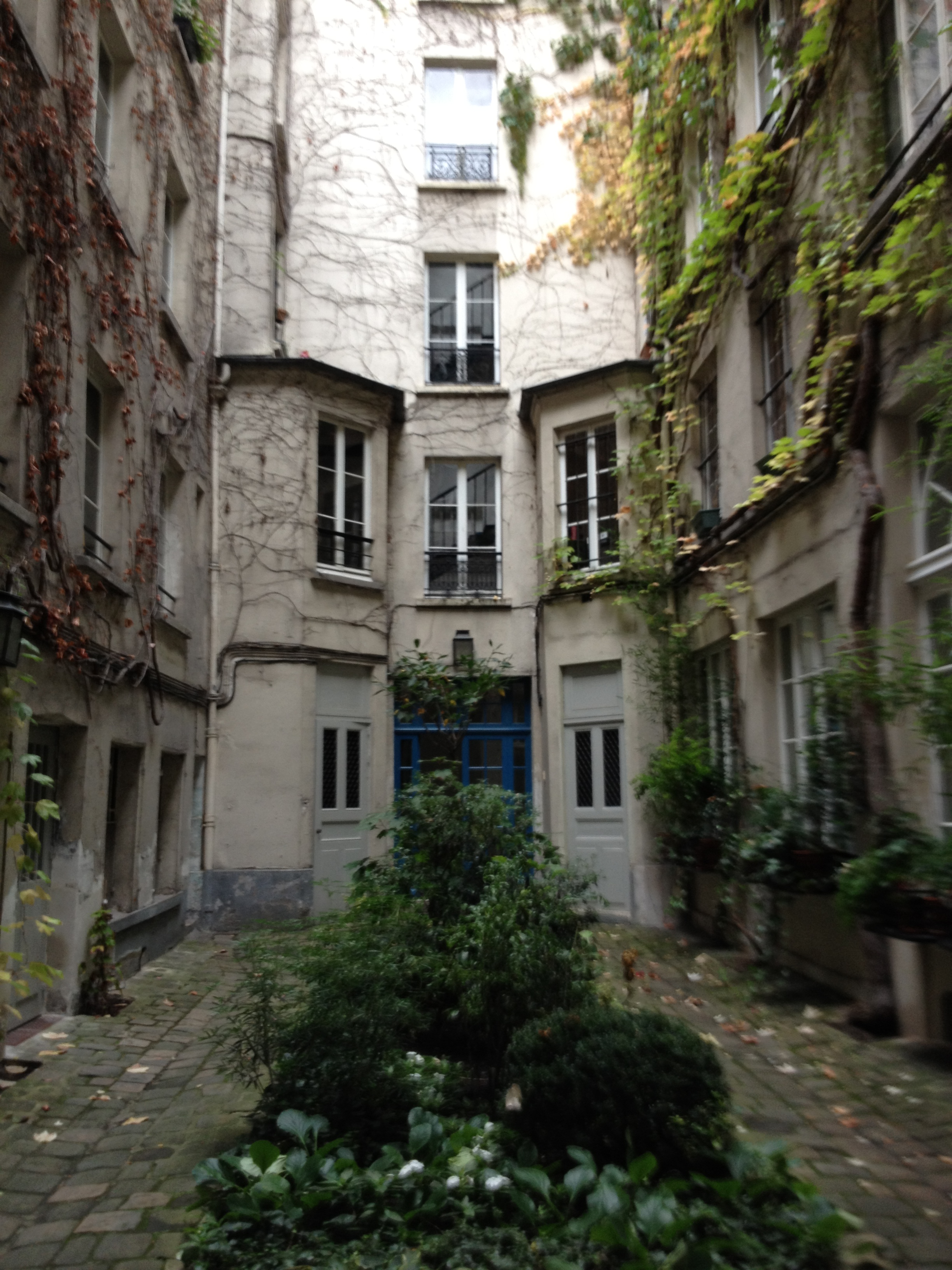 The fictional courtyard from the book Sarah's Key at 36 rue de Saintonge, Paris