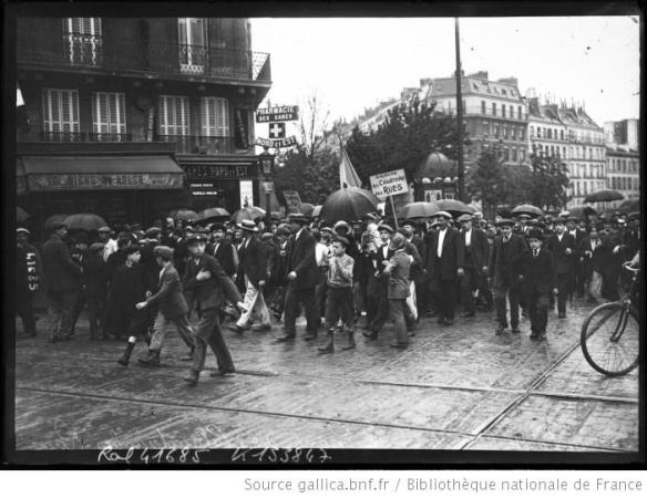 Mobilization in Paris, August 4, 1914. Source: http://gallica.bnf.fr/ark:/12148/btv1b6931124r
