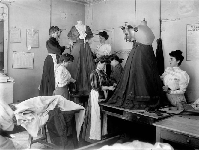 Seamstresses at the atelier de couture chez Worth, Paris 1907
