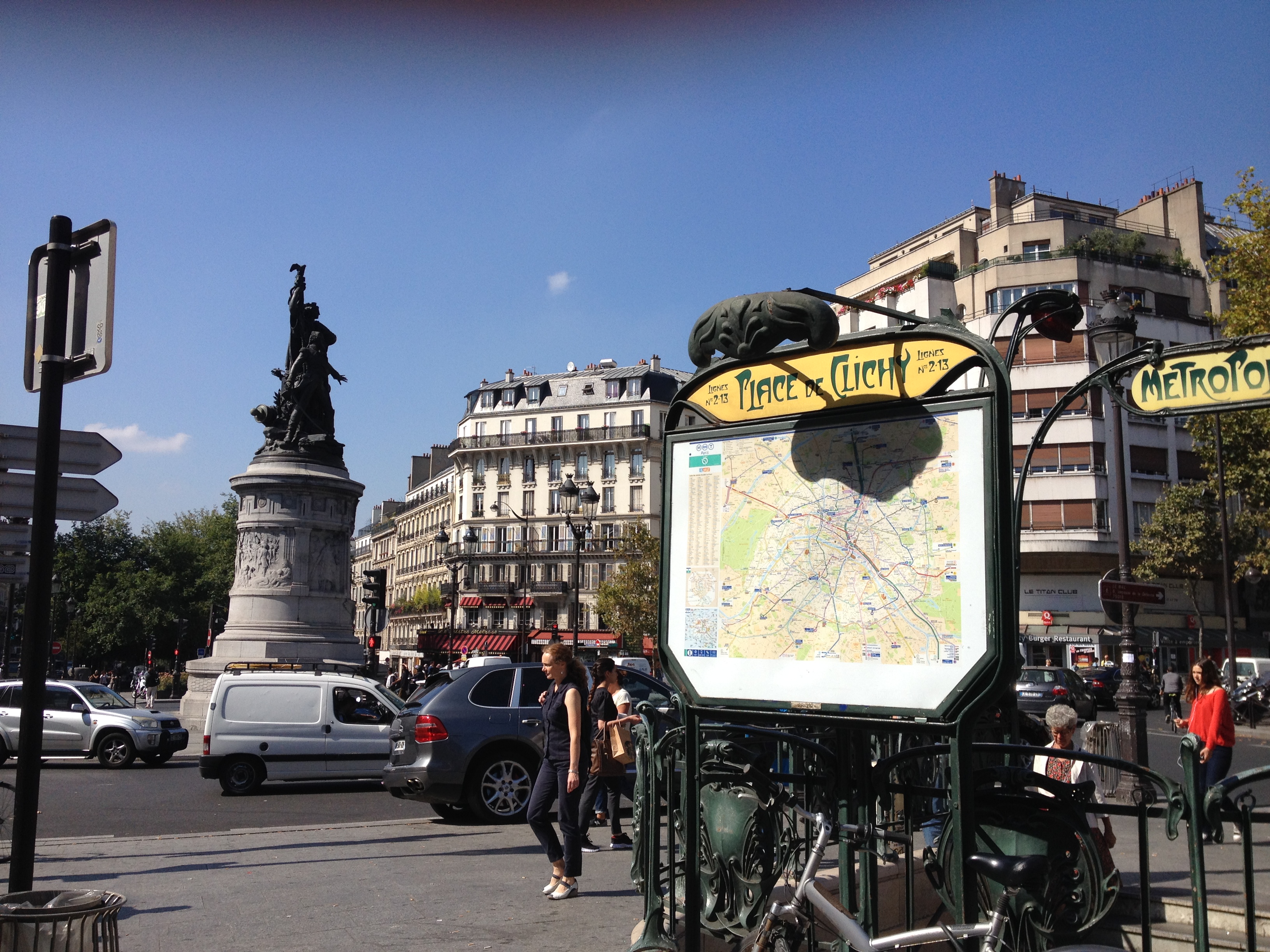 Picasso lives near place de Clichy, not far from the Moulin Rouge and the