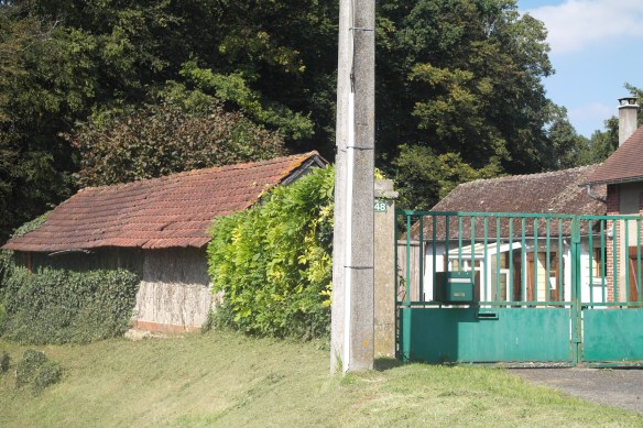 A building in Le Mesnil-Theribus that Cassatt is said to have built as a schoolhouse for the local children